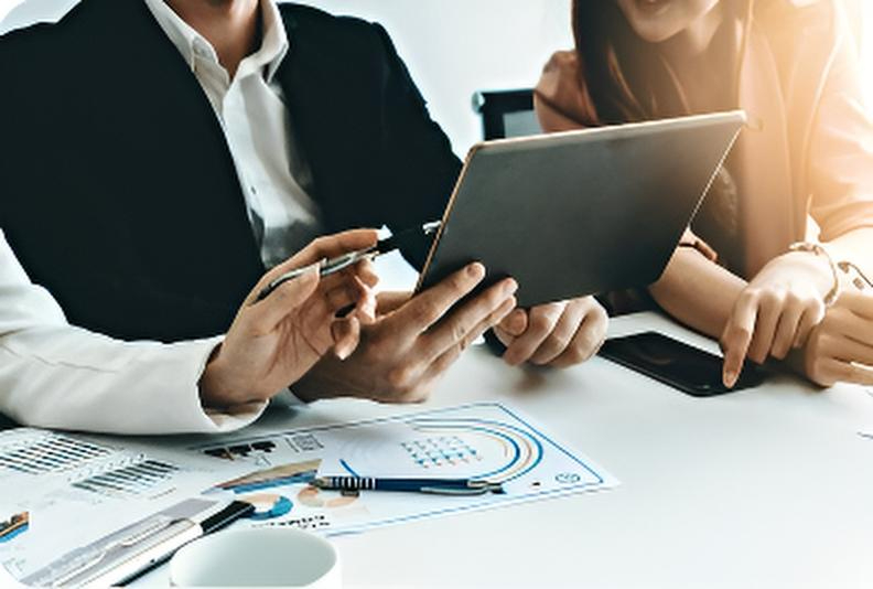Equipo CEBI en sesión de trabajo
